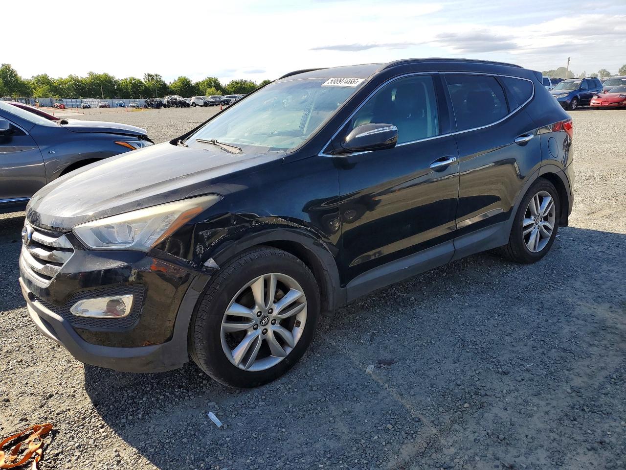 Salvage Hyundai SANTA FE Image