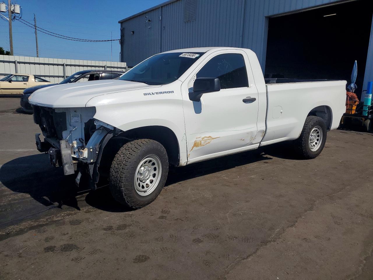 Salvage Chevrolet Silverado Image