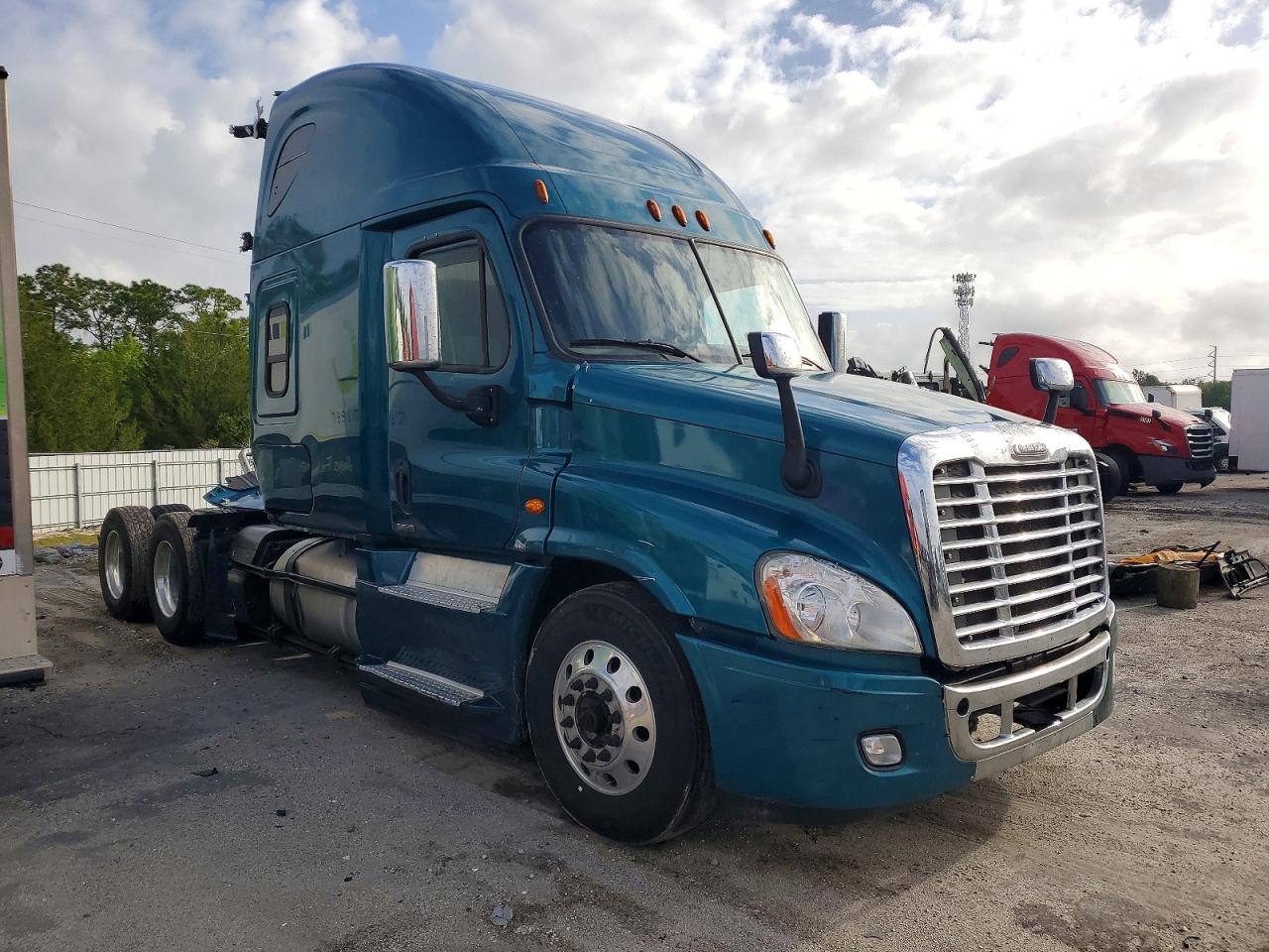 Salvage Freightliner Cascadia 125 Image
