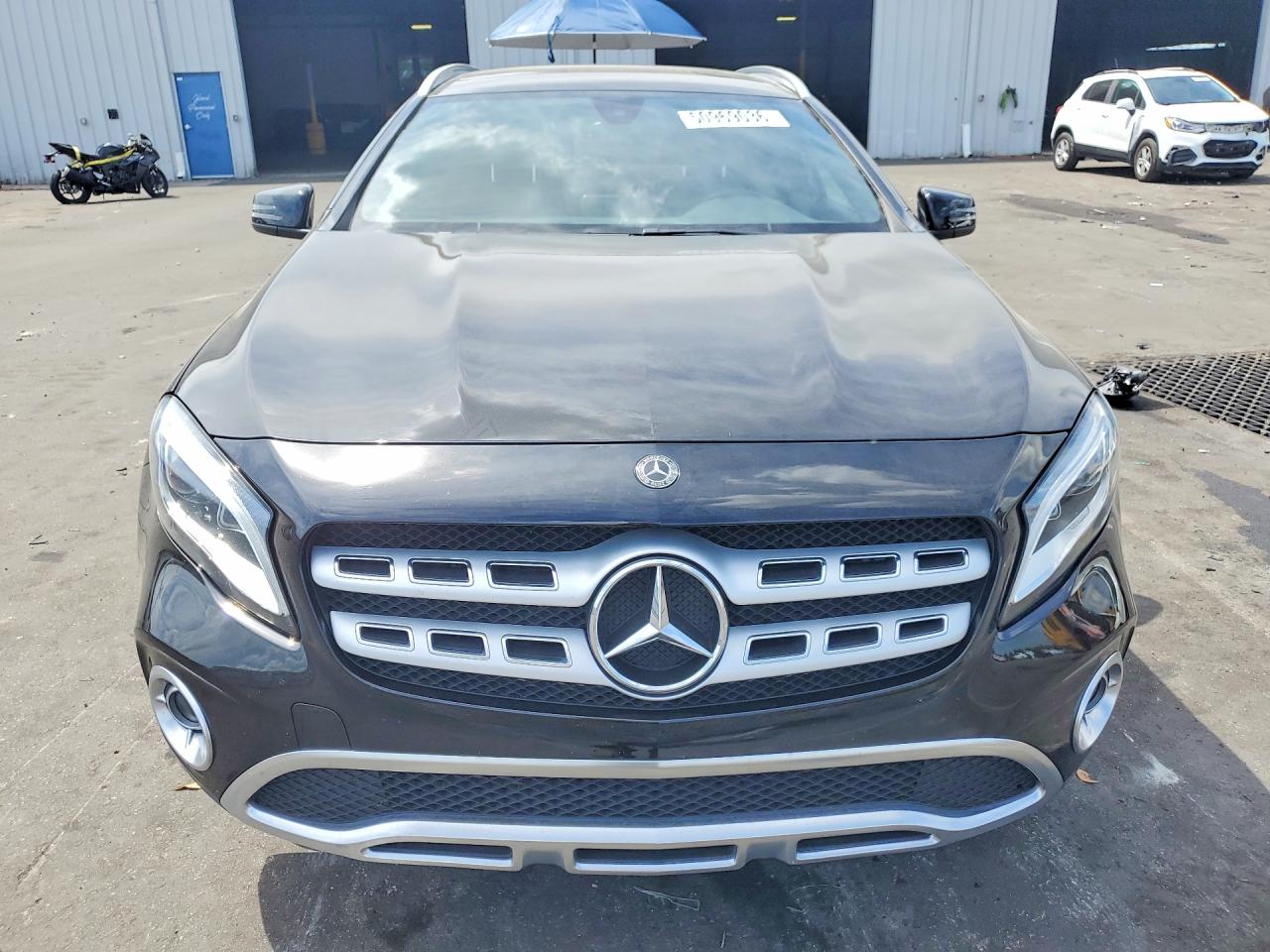 Mercedes-Benz GLA 250