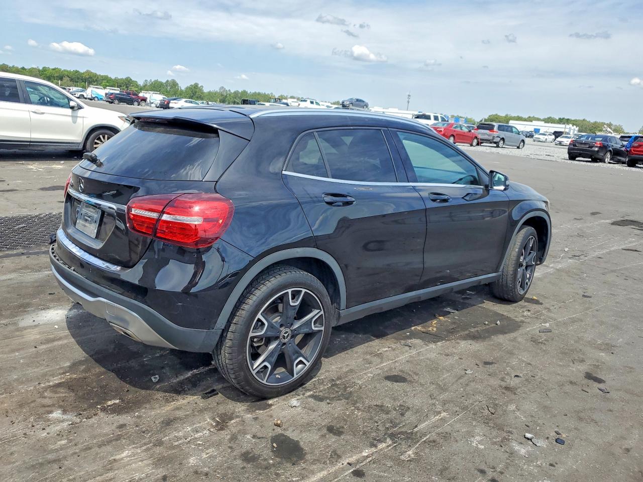 Mercedes-Benz GLA 250