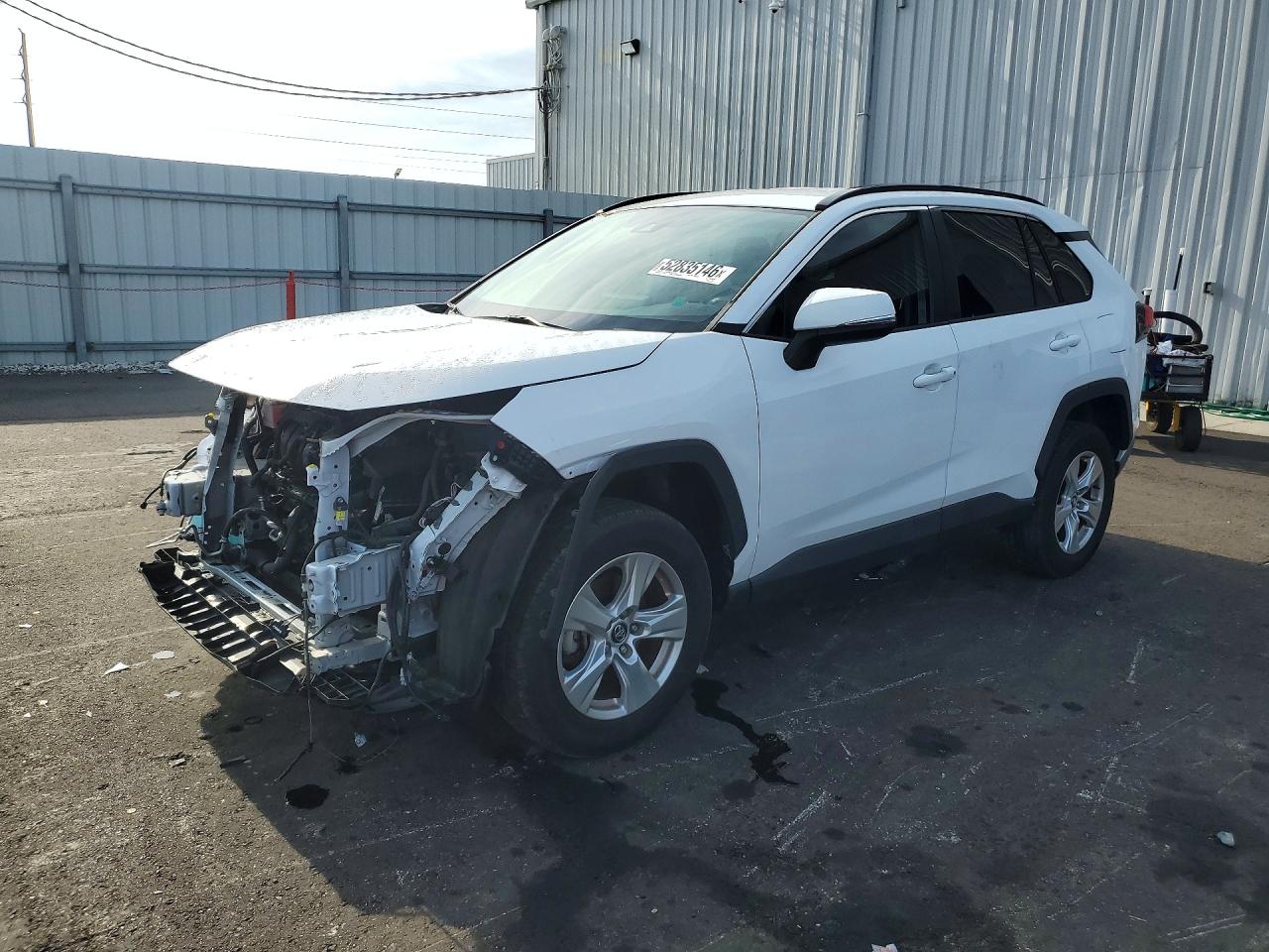 Salvage Toyota RAV4 Image
