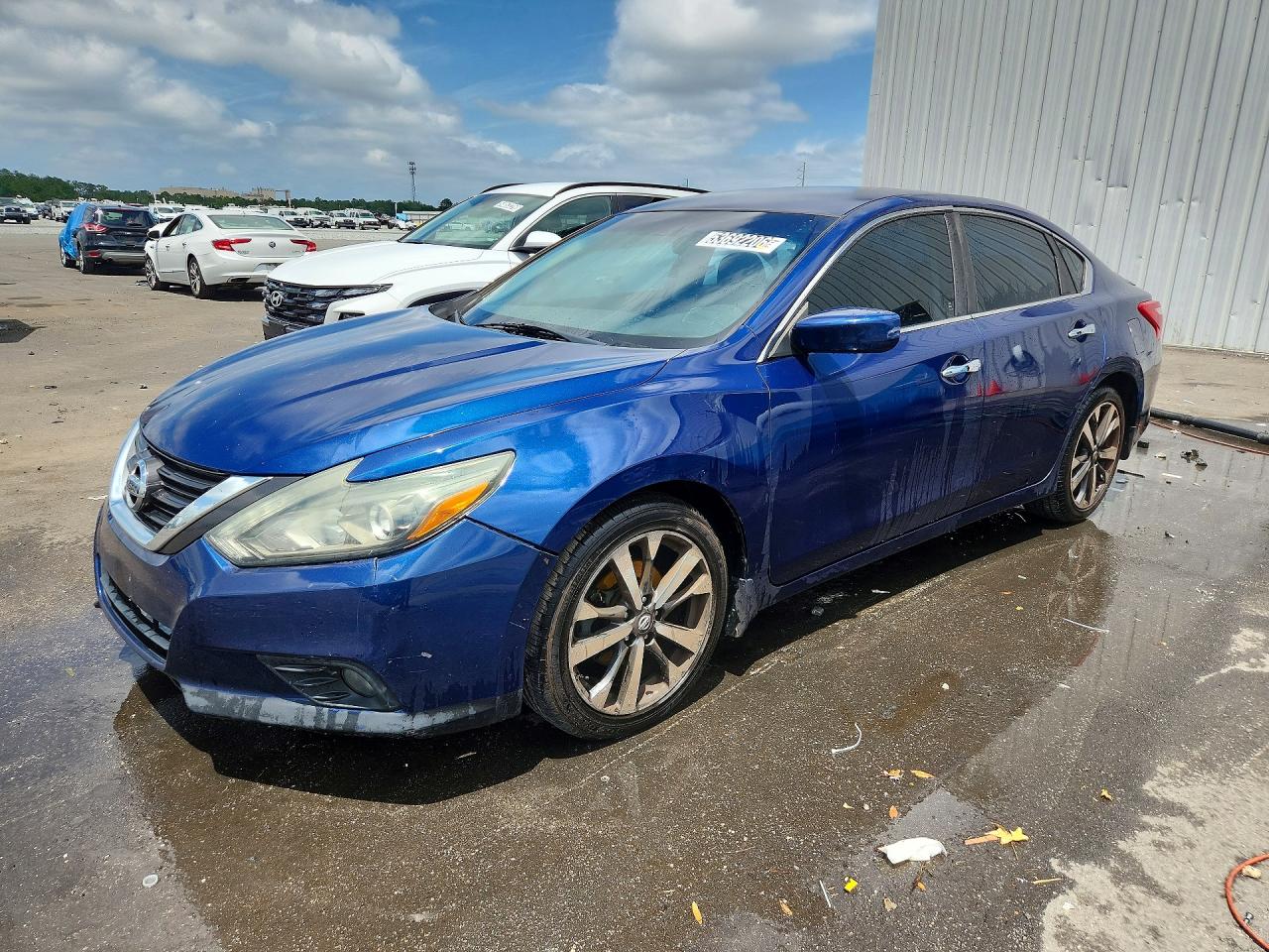 Salvage Nissan Altima Image