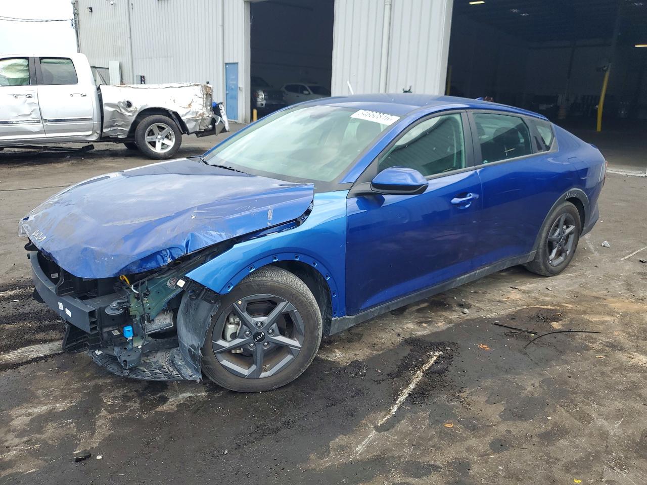 Salvage Kia K4 Image