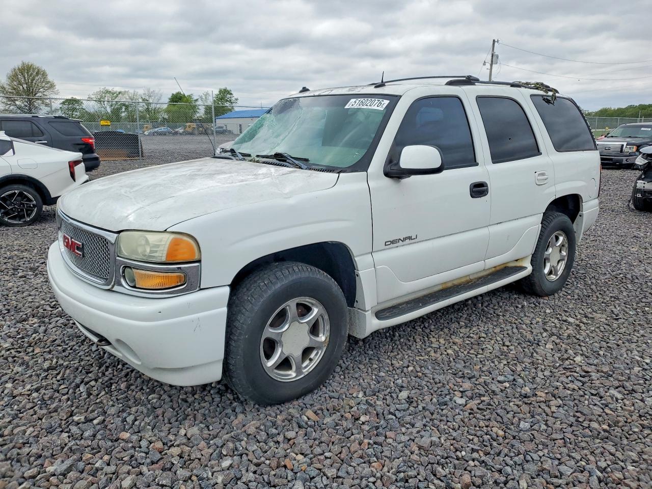 Salvage GMC Yukon Image