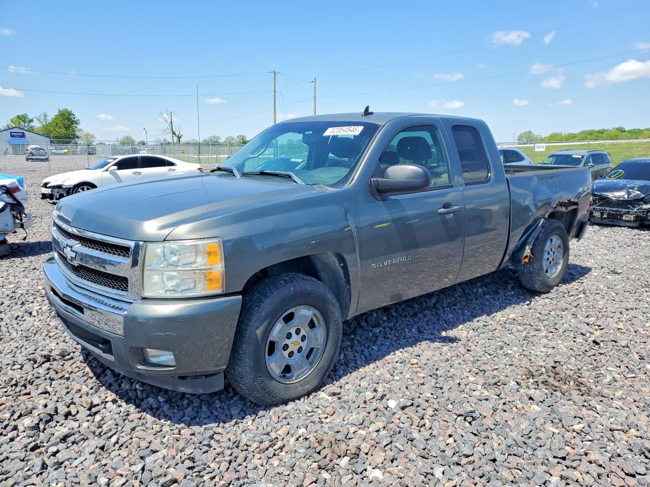 Salvage Chevrolet Silverado Image
