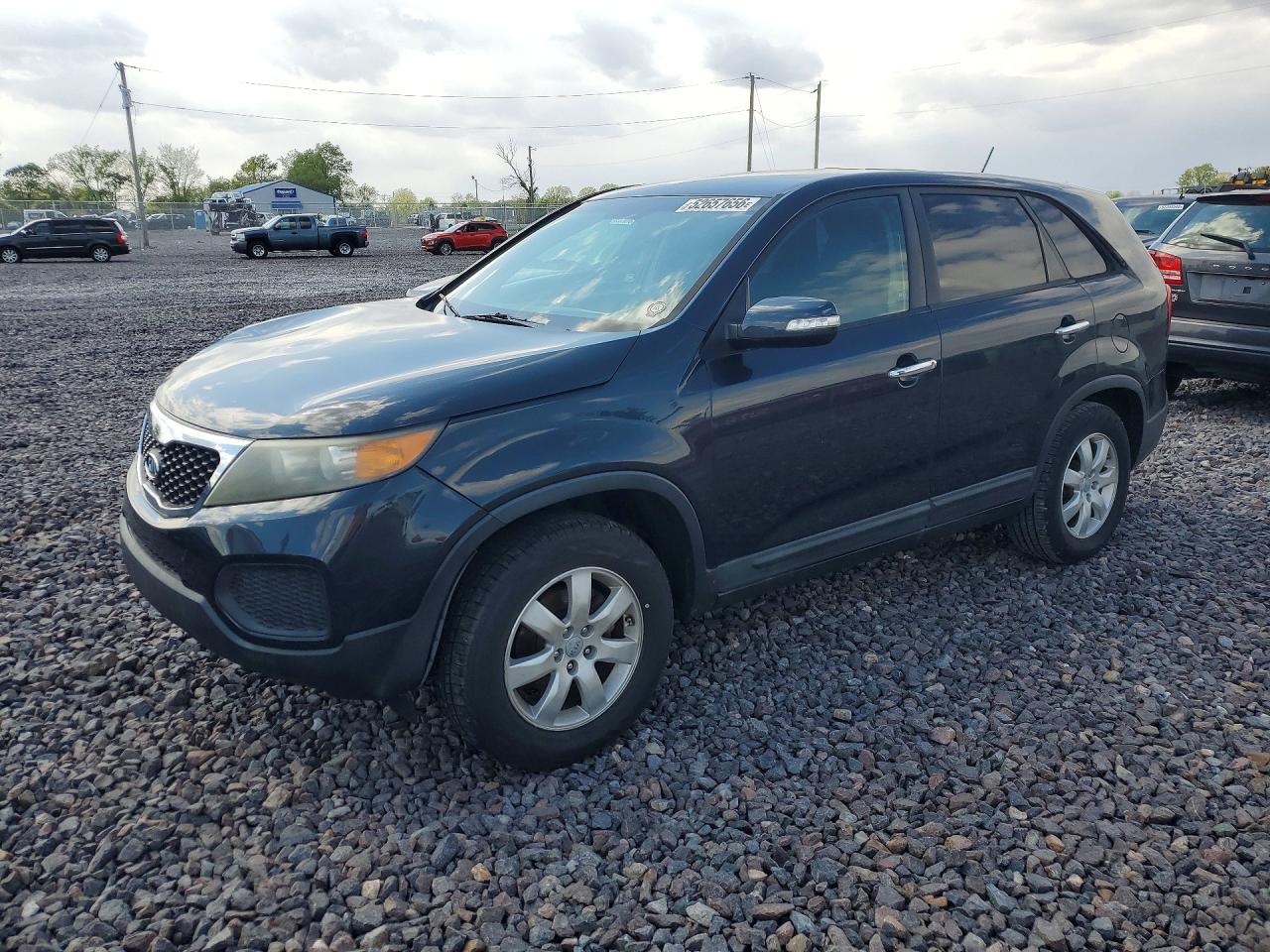 Salvage Kia Sorento Image