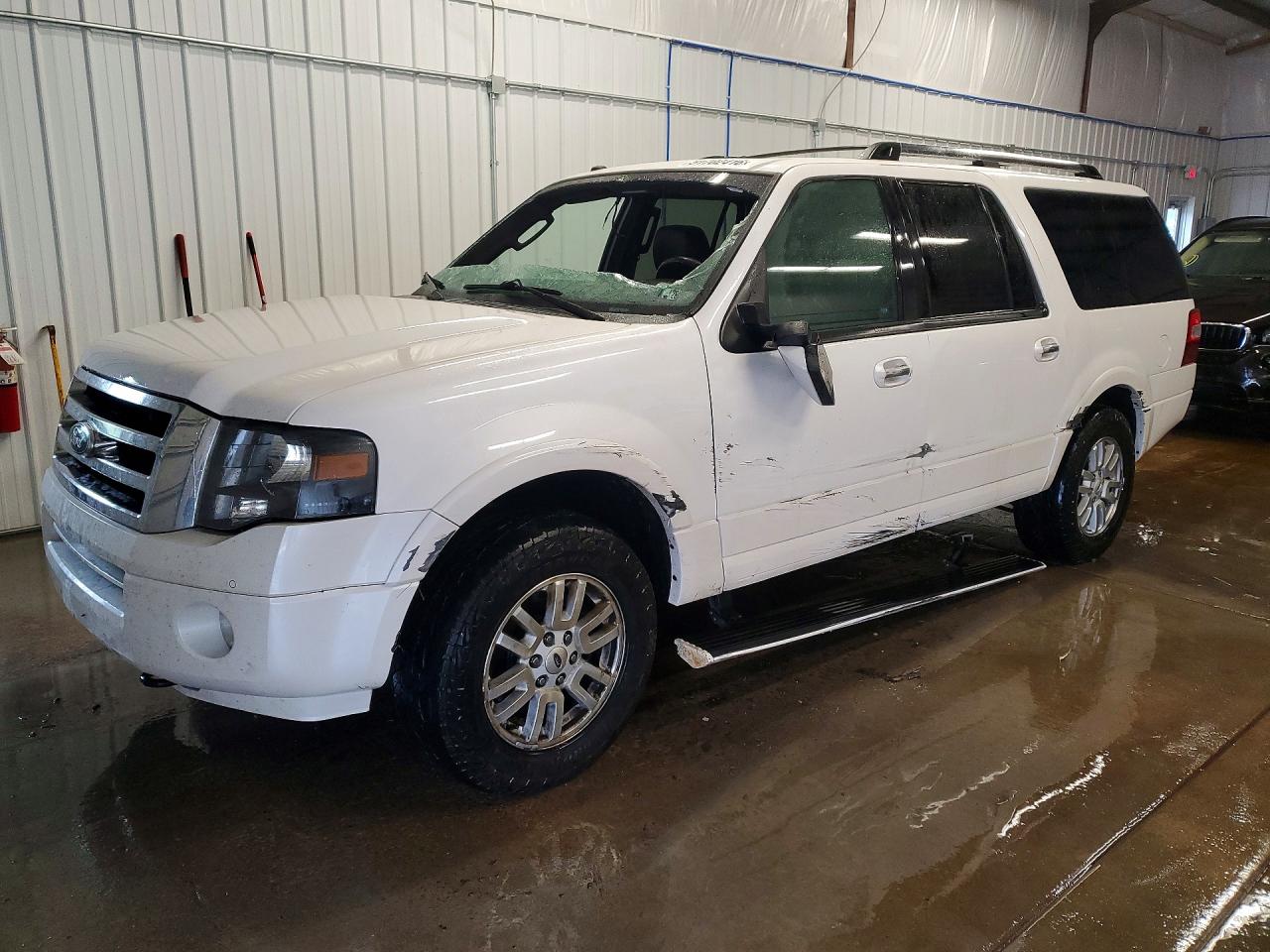 Salvage Ford Expedition Image
