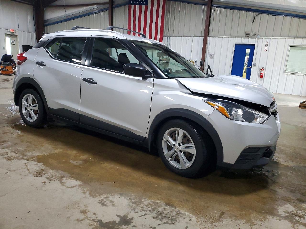 Nissan Kicks S