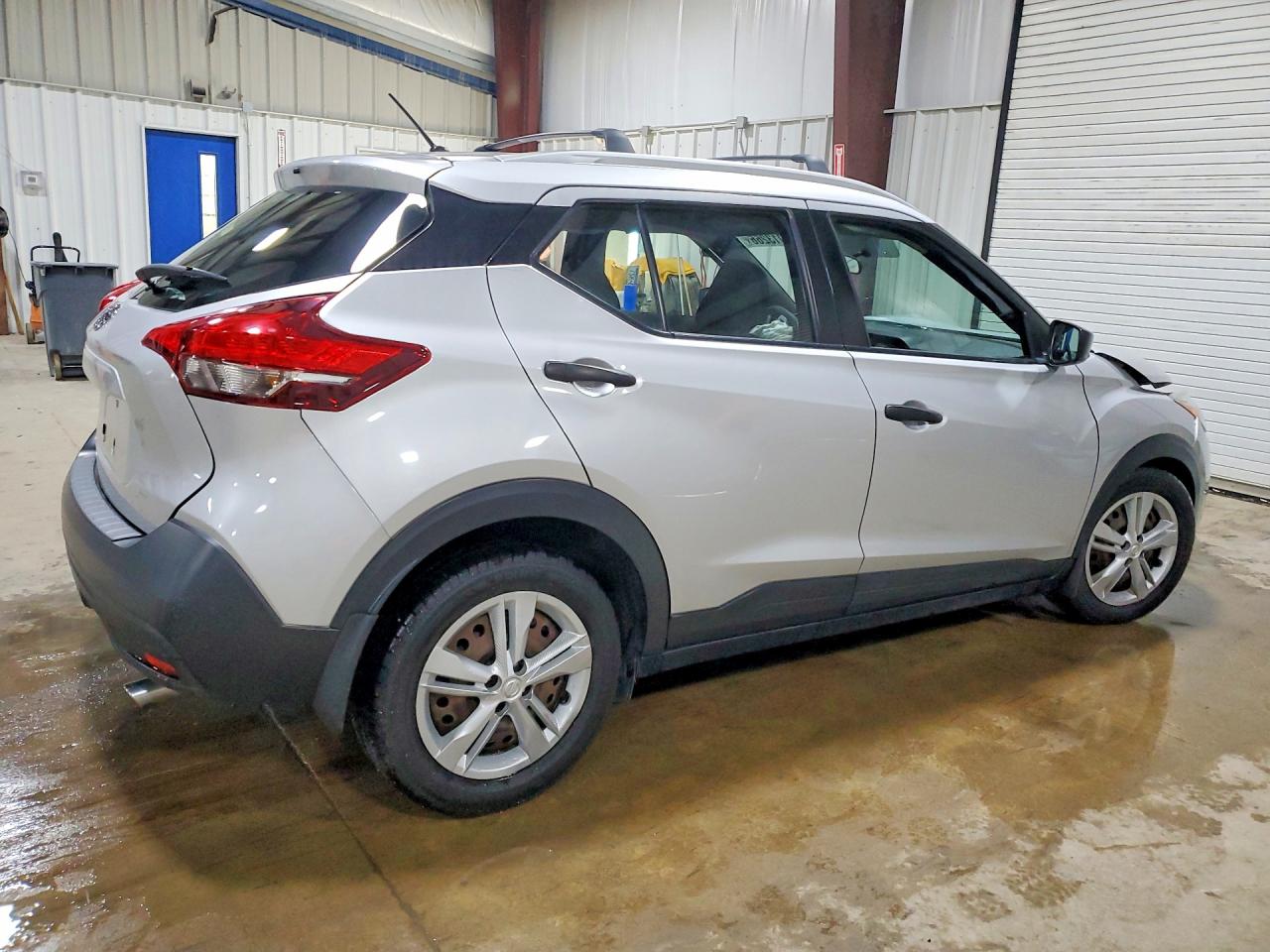Nissan Kicks S