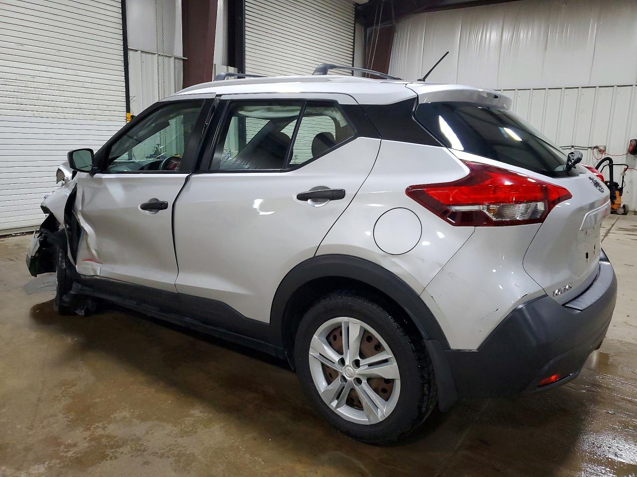 Nissan Kicks S