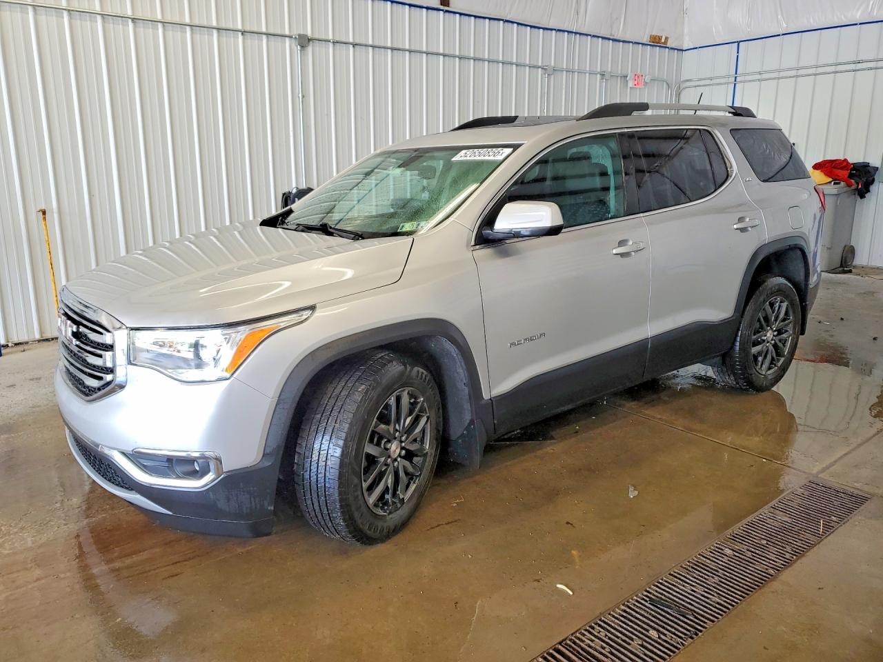 Salvage GMC Acadia Image