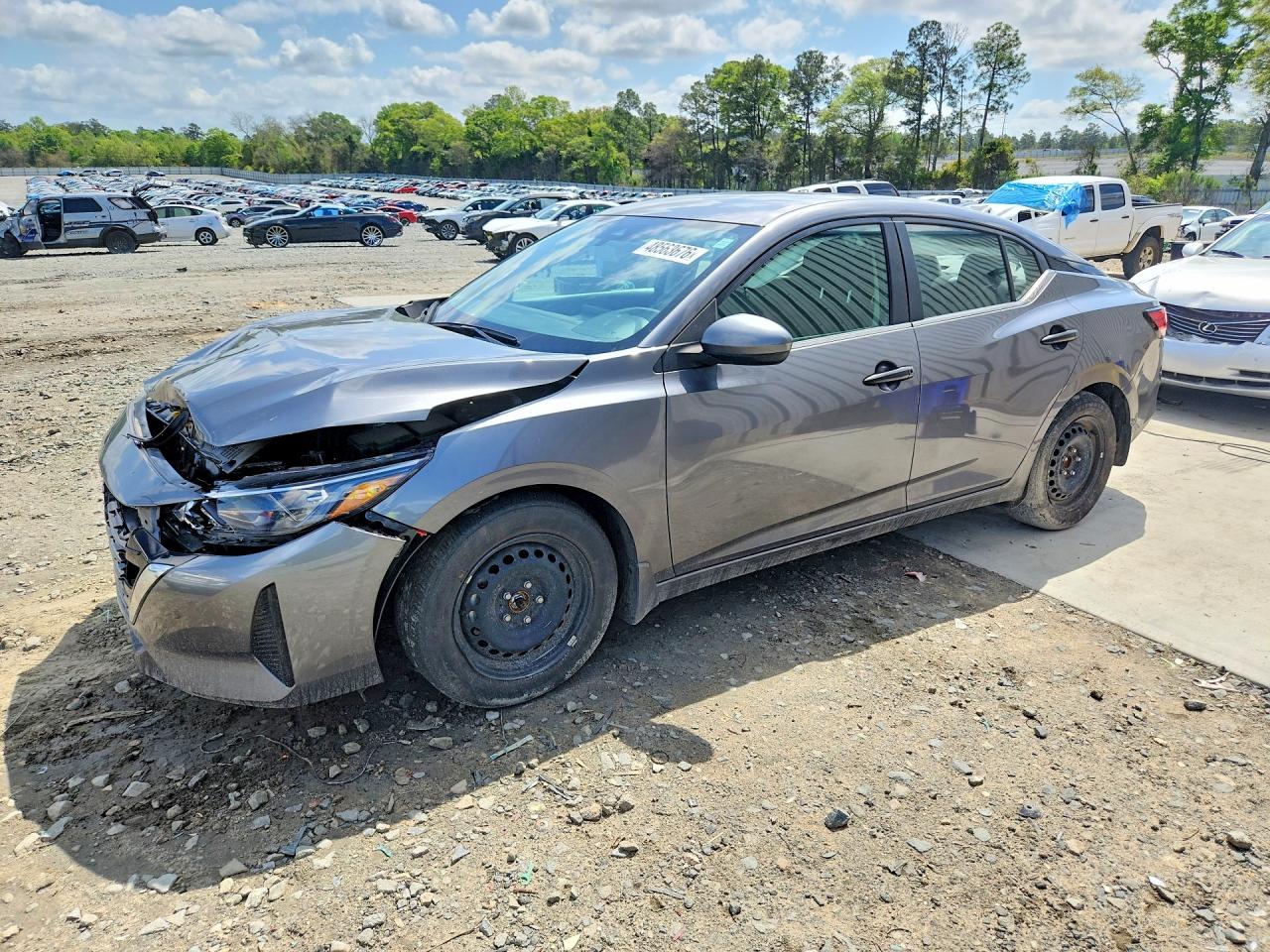 Salvage Nissan Sentra Image