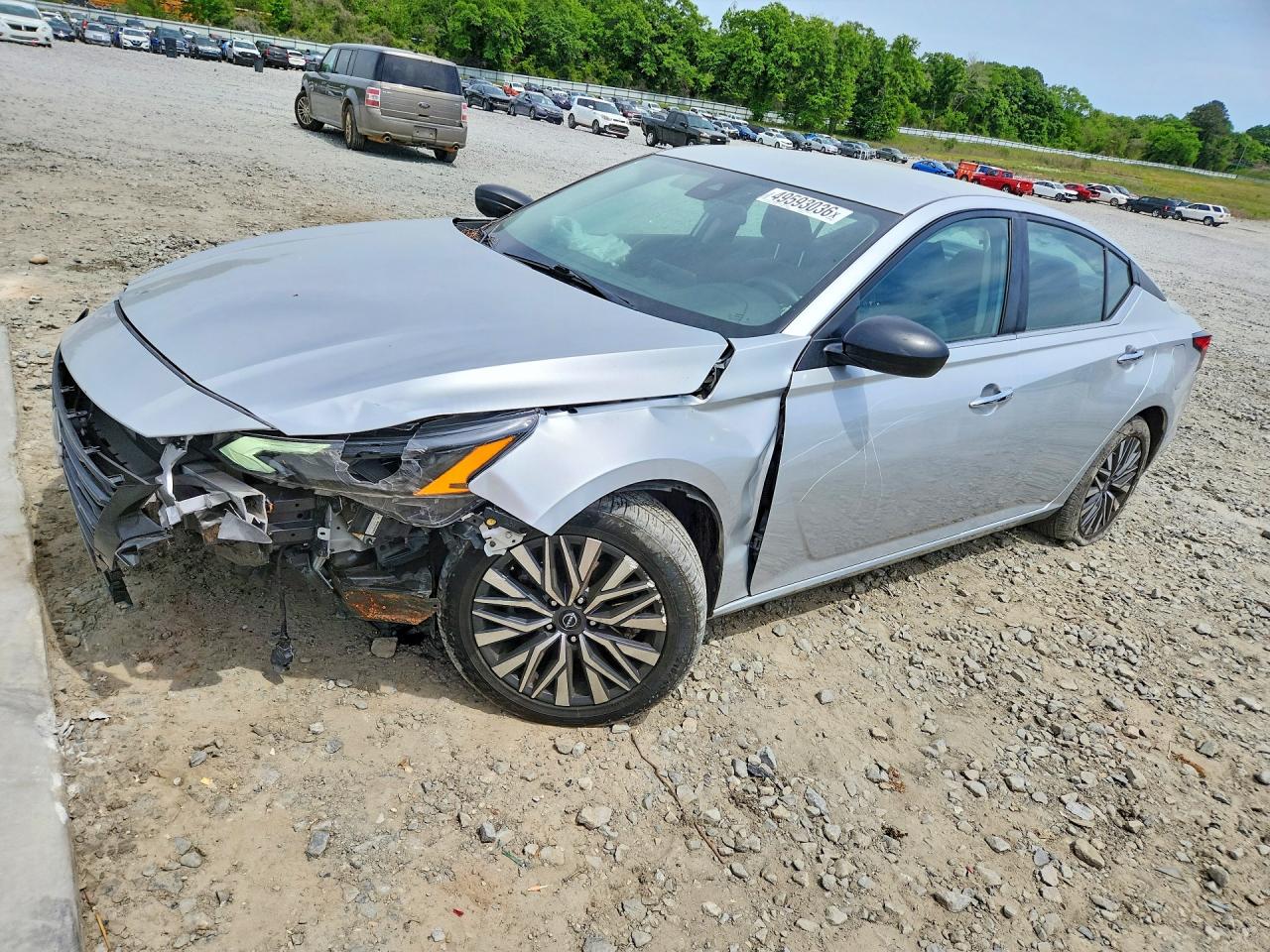 Salvage Nissan Altima Image