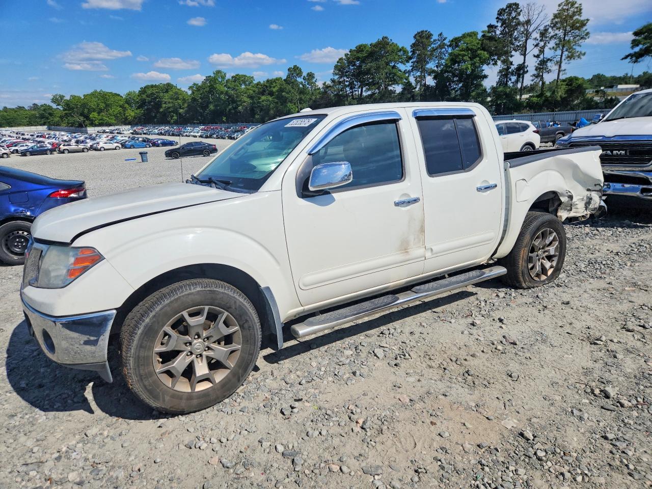 Salvage Nissan Frontier Image
