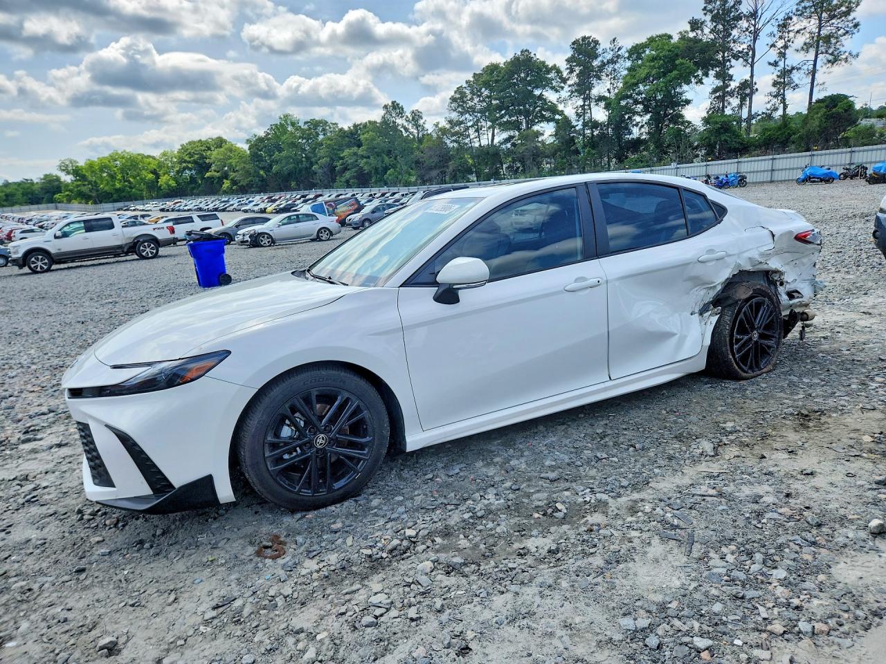 Salvage Toyota Camry Image
