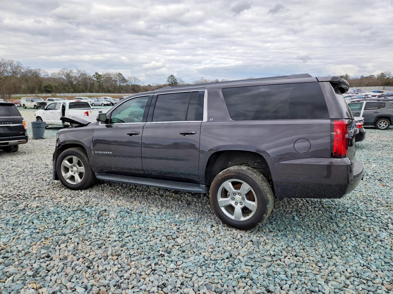 Chevrolet Suburban C1500 Lt