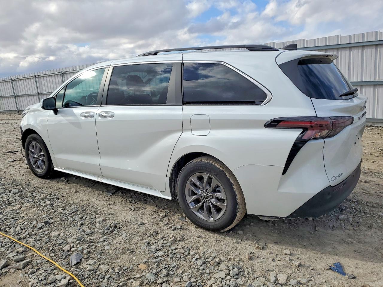 Toyota Sienna Xle 8-passenger