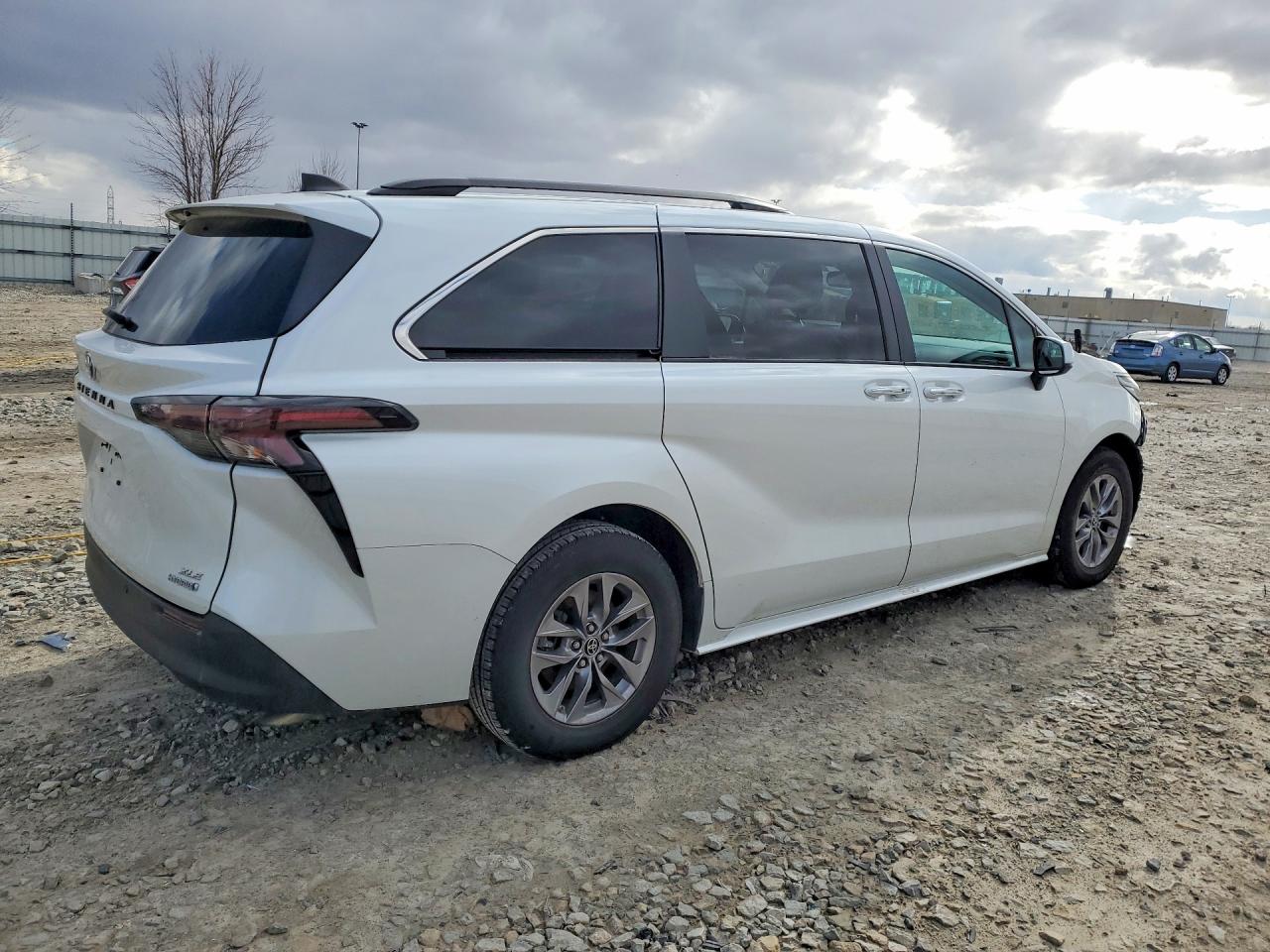 Toyota Sienna Xle 8-passenger