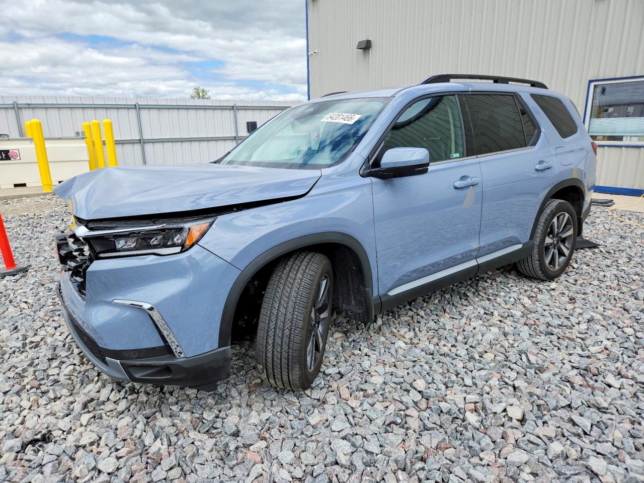 Salvage Honda Pilot Image