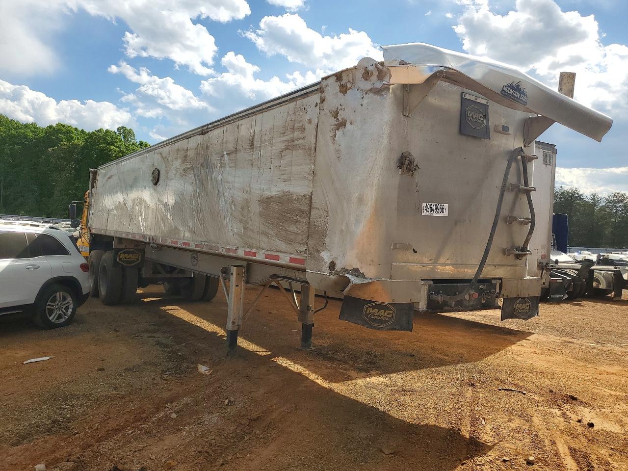 Salvage Mac Trailer Other Image