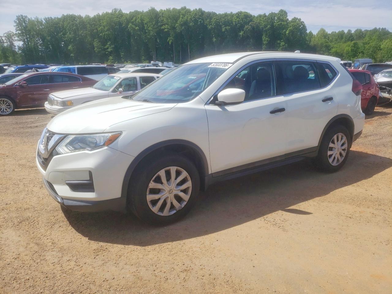 Salvage Nissan Rogue Image