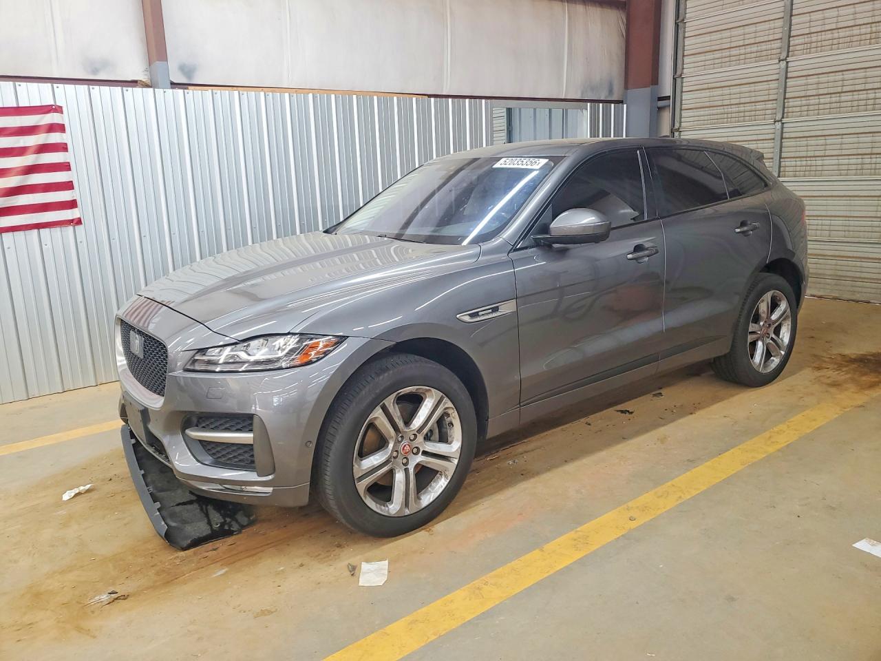 Salvage Jaguar F-PACE Image