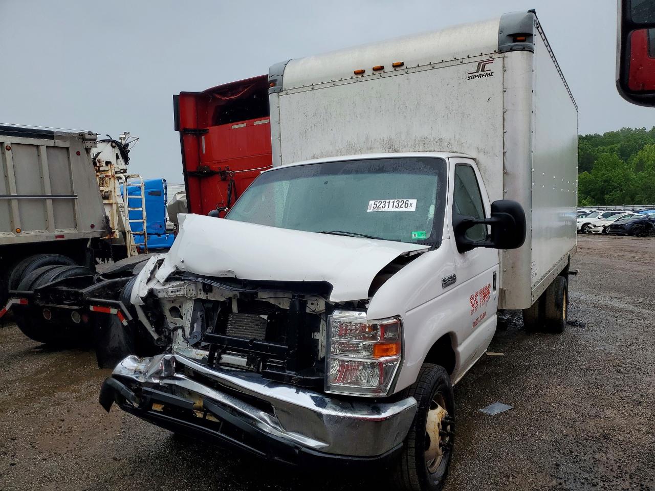 Salvage Ford E-450 Image
