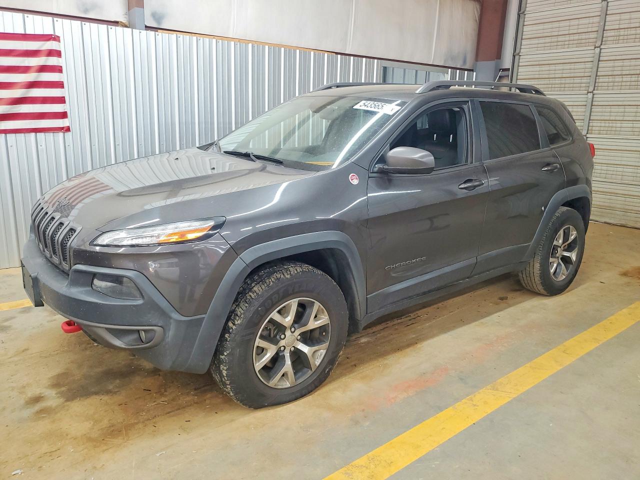 Salvage Jeep Cherokee Image