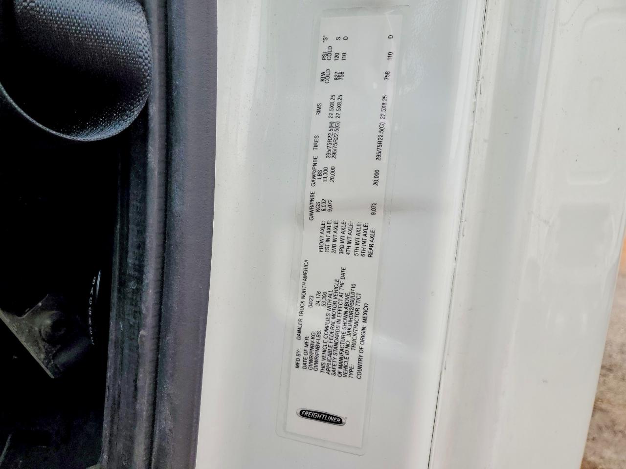 Freightliner Cascadia 126
