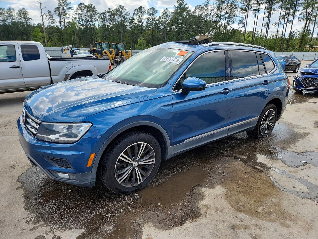 Salvage Volkswagen Tiguan Image