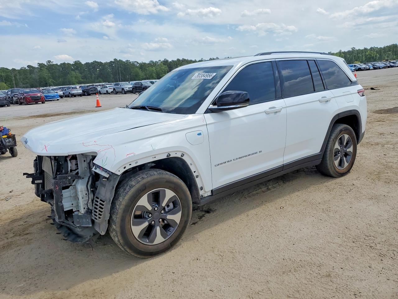 Salvage Jeep Grand Cherokee Image