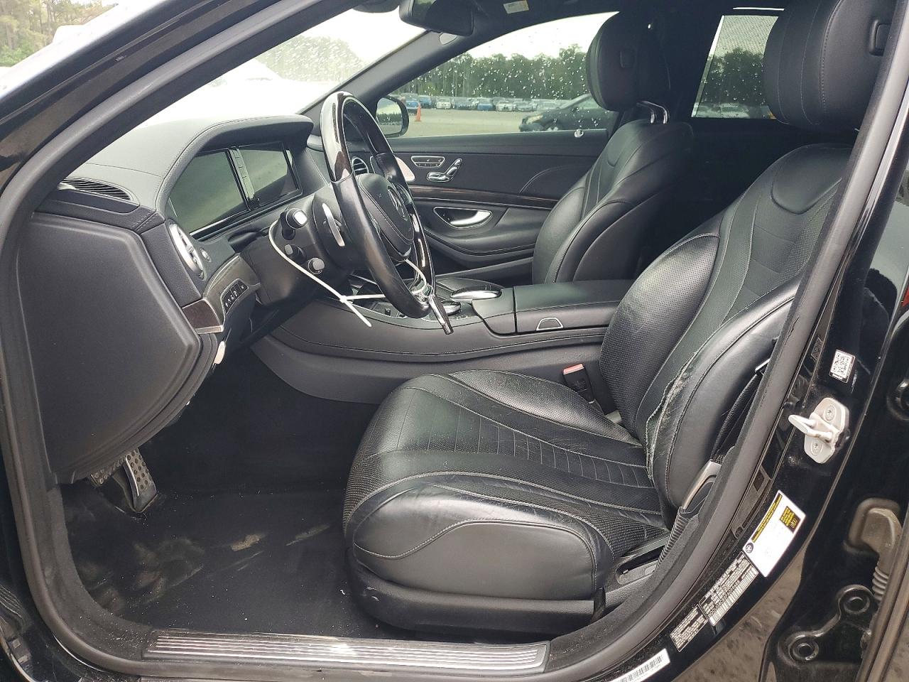 Mercedes-Benz S-Class 550