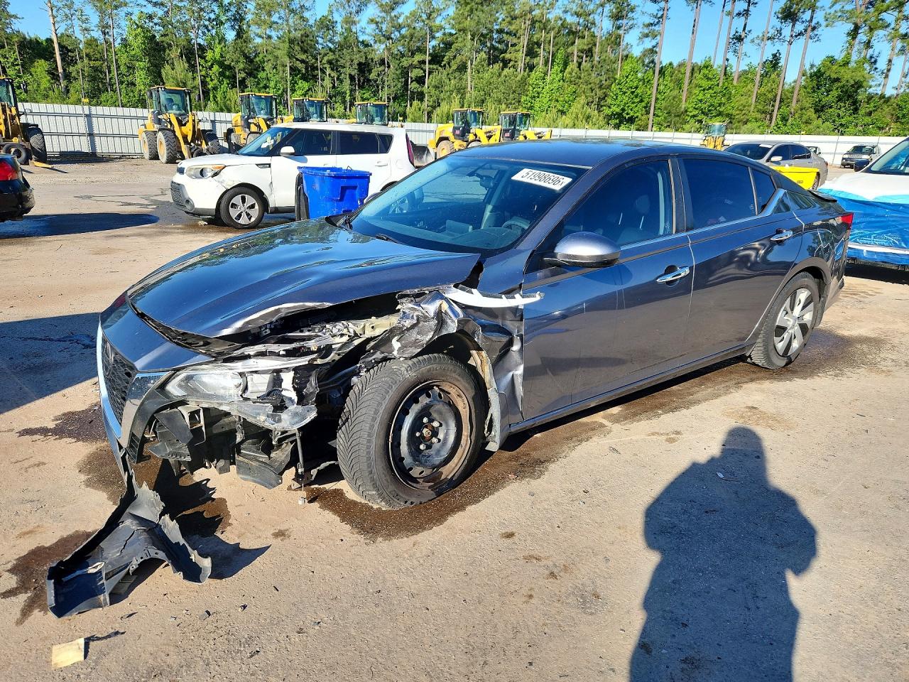 Salvage Nissan Altima Image