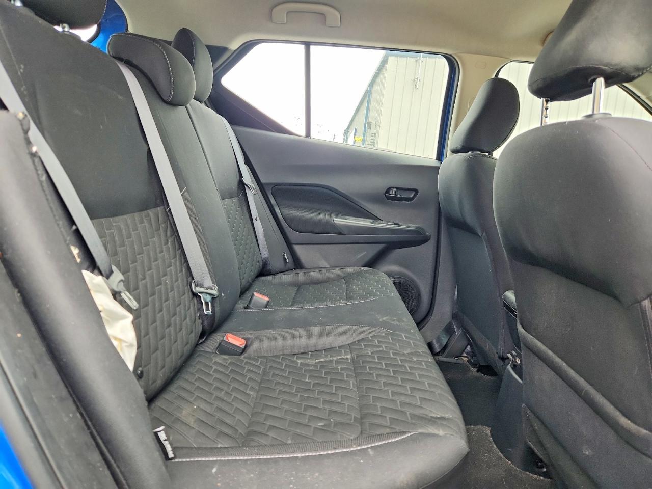 Nissan Kicks S
