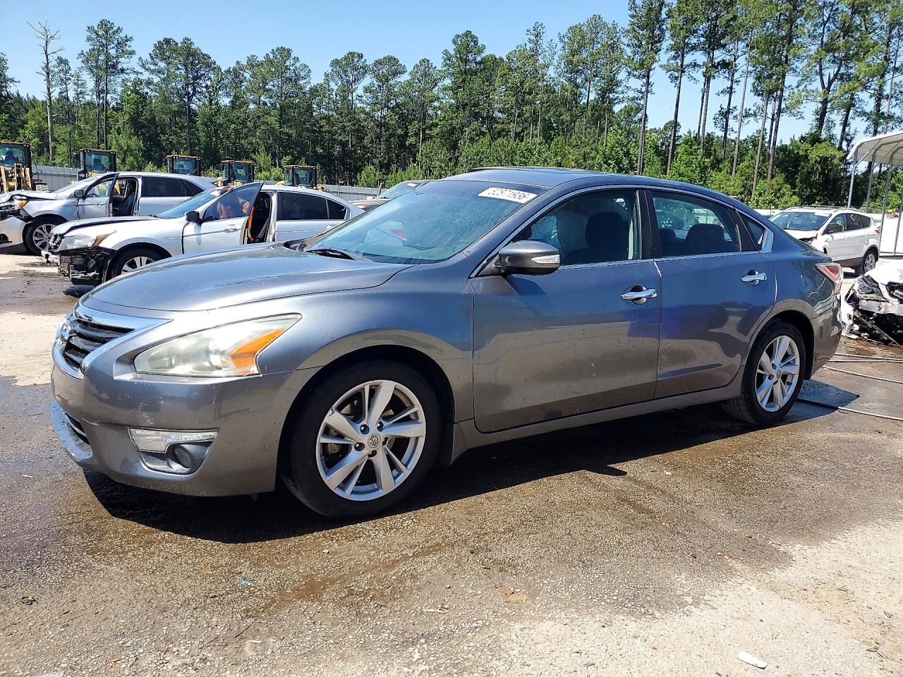 Salvage Nissan Altima Image