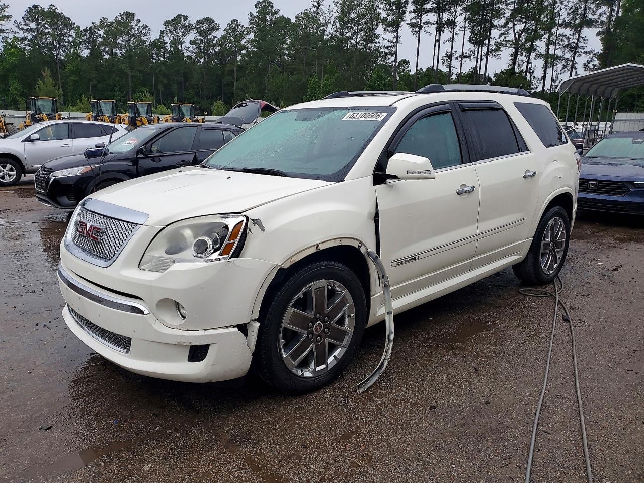 Salvage GMC Acadia Image