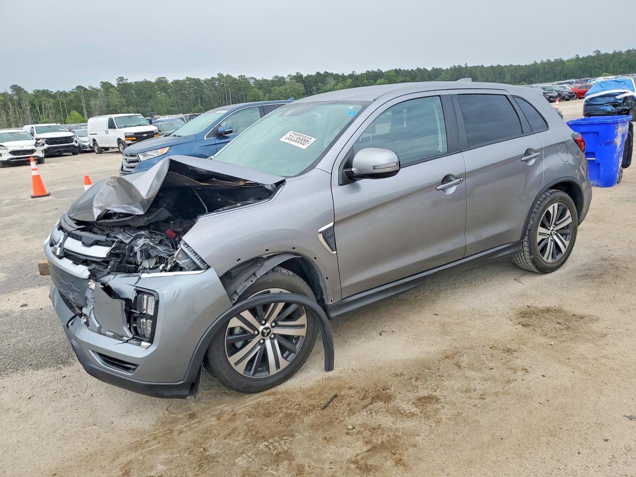 Salvage Mitsubishi Outlander Image