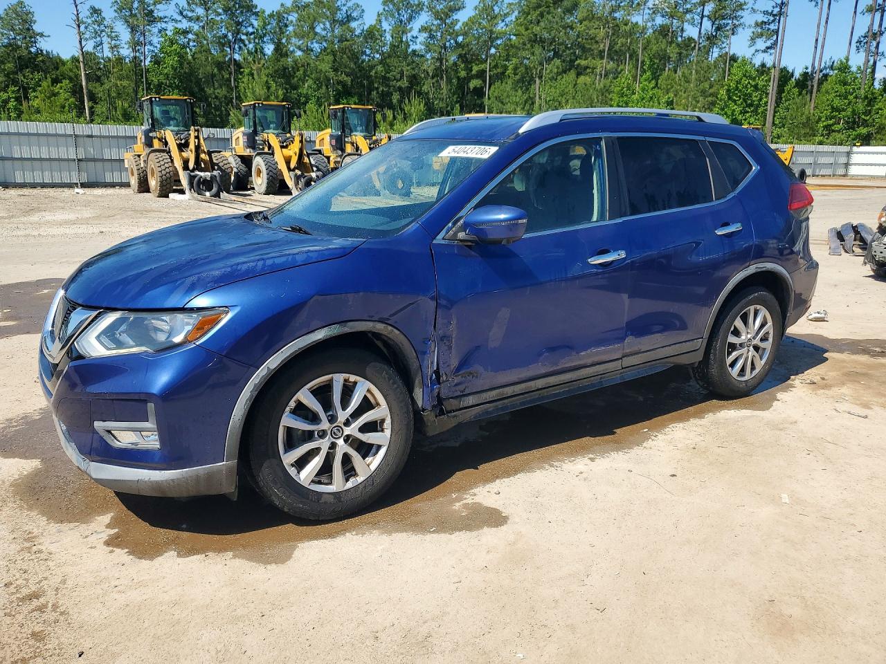 Salvage Nissan Rogue Image