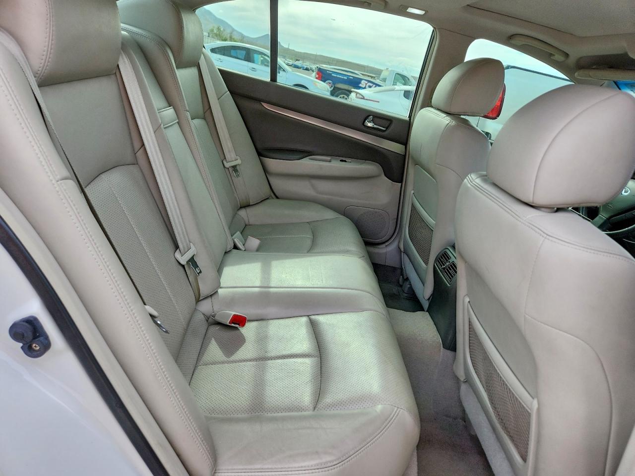 INFINITI G37 Journey