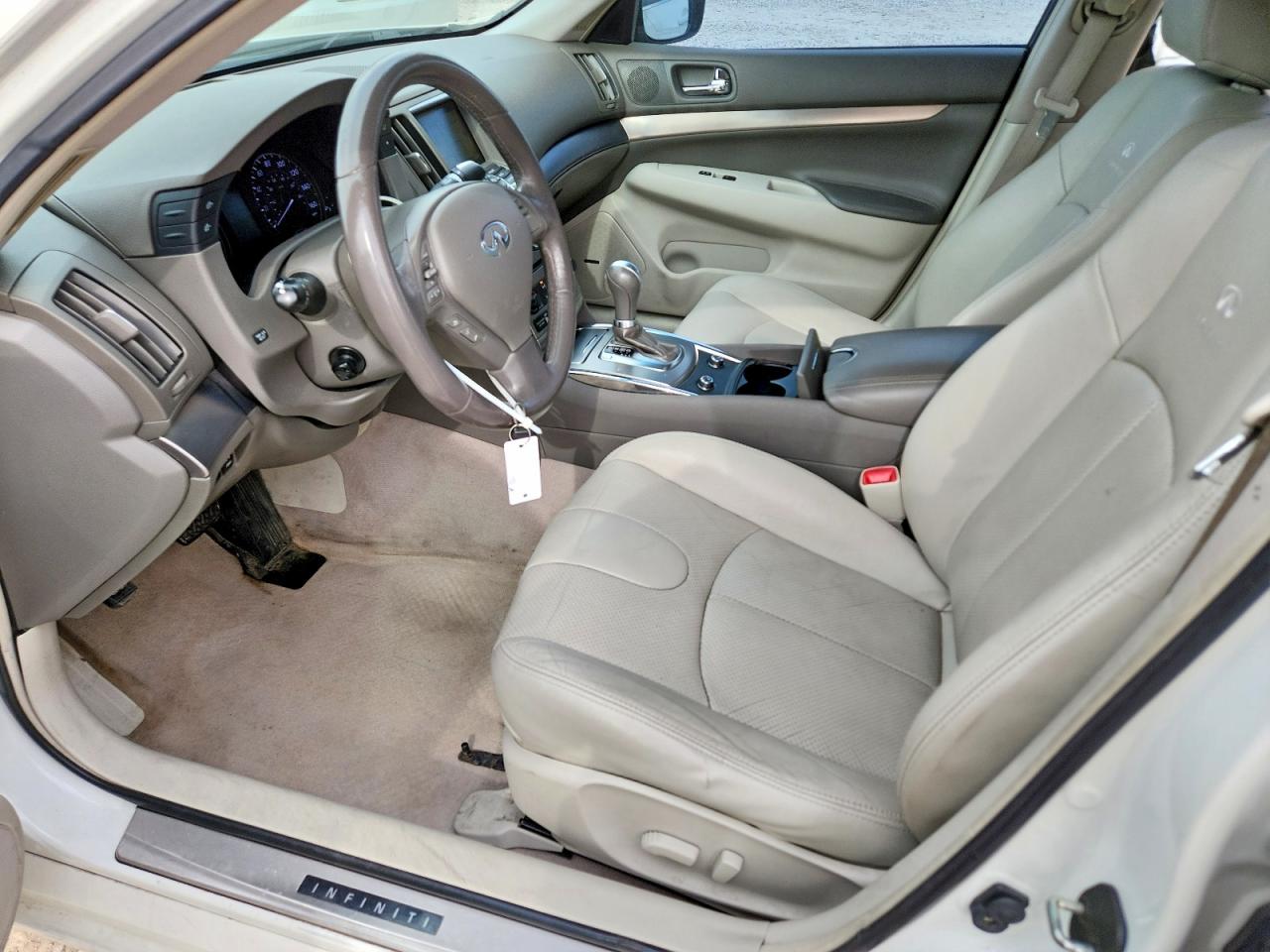 INFINITI G37 Journey