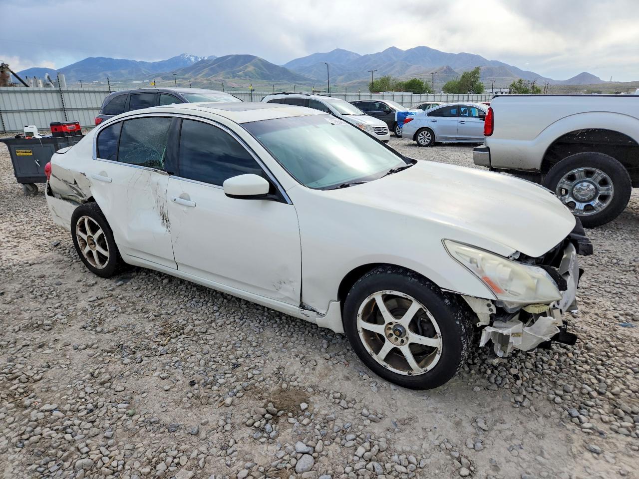 INFINITI G37 Journey
