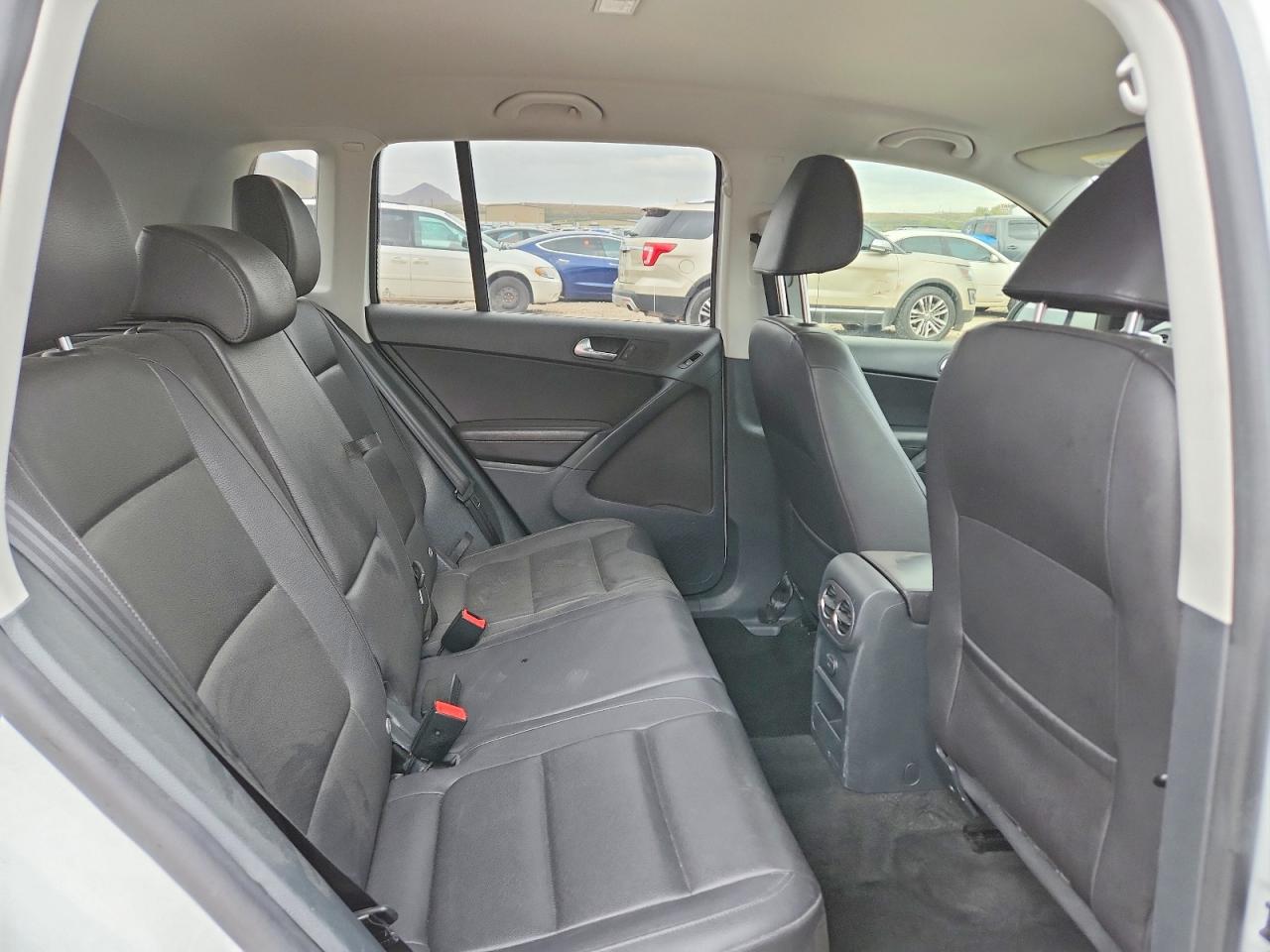 Volkswagen Tiguan S