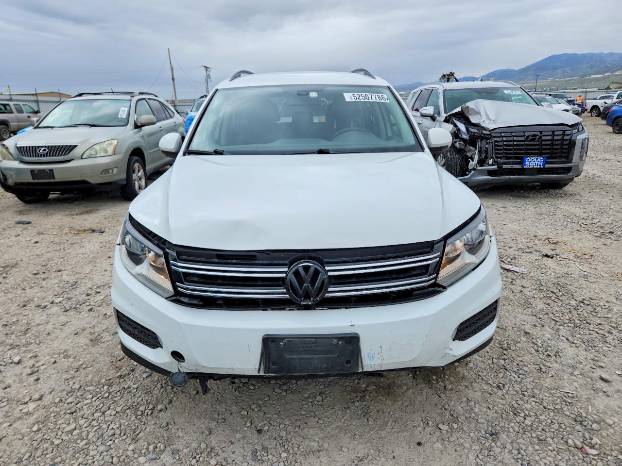 Volkswagen Tiguan S