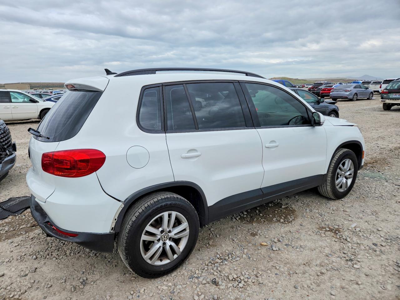 Volkswagen Tiguan S