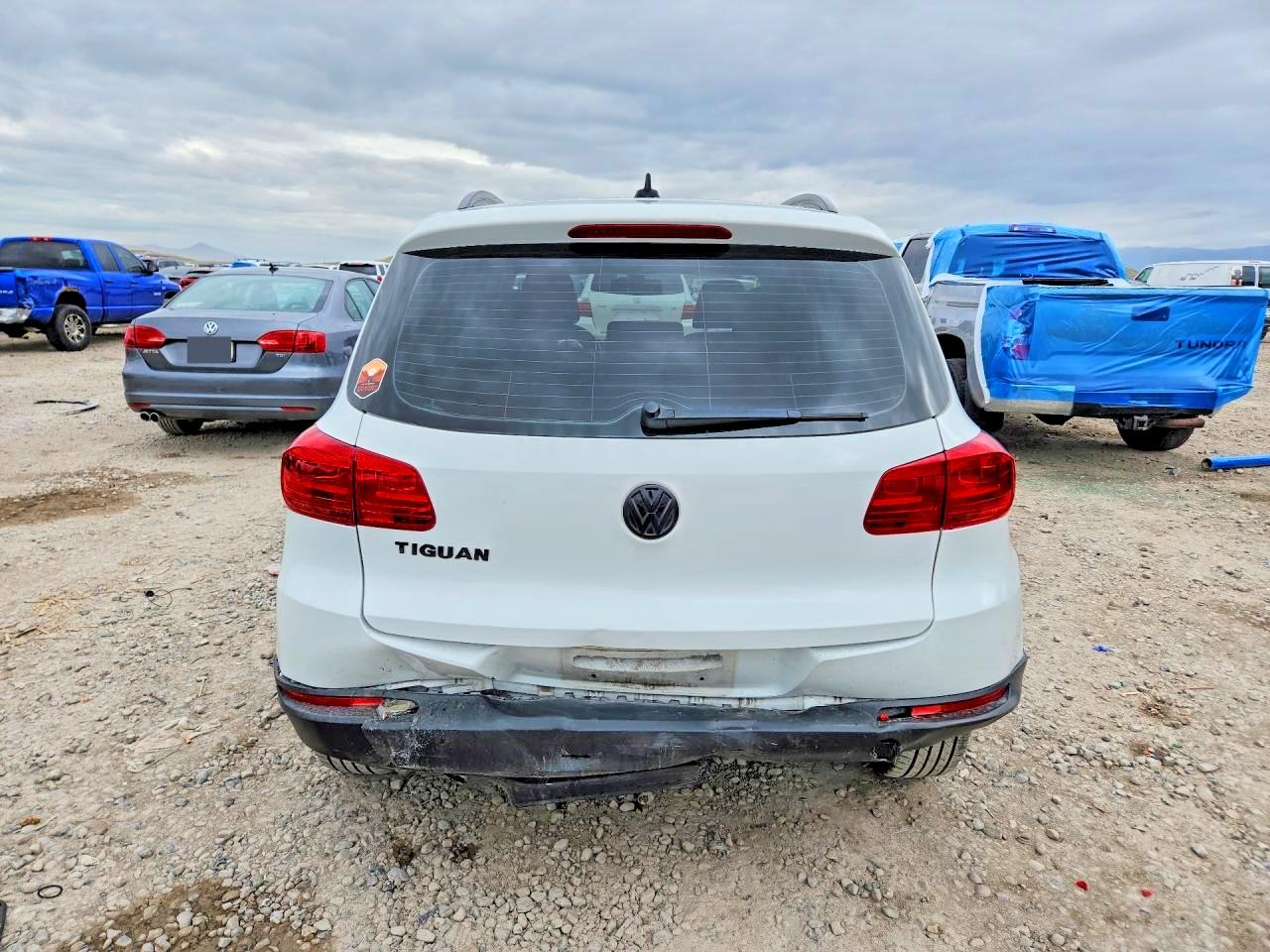 Volkswagen Tiguan S
