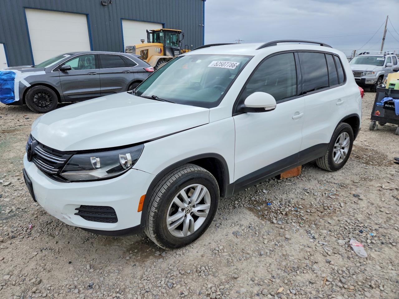 Salvage Volkswagen Tiguan Image