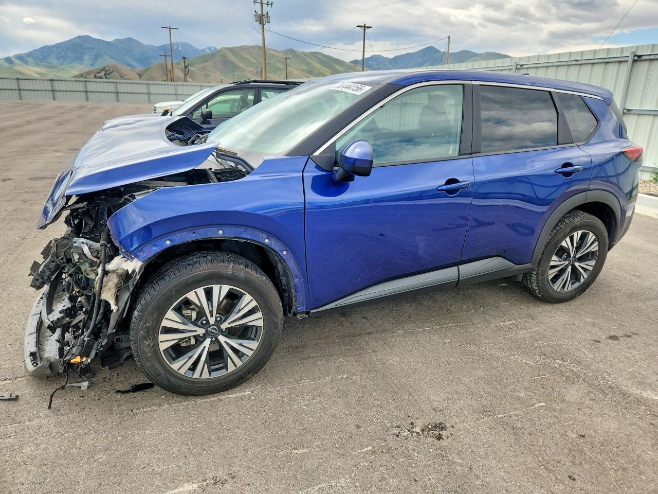 Salvage Nissan Rogue Image