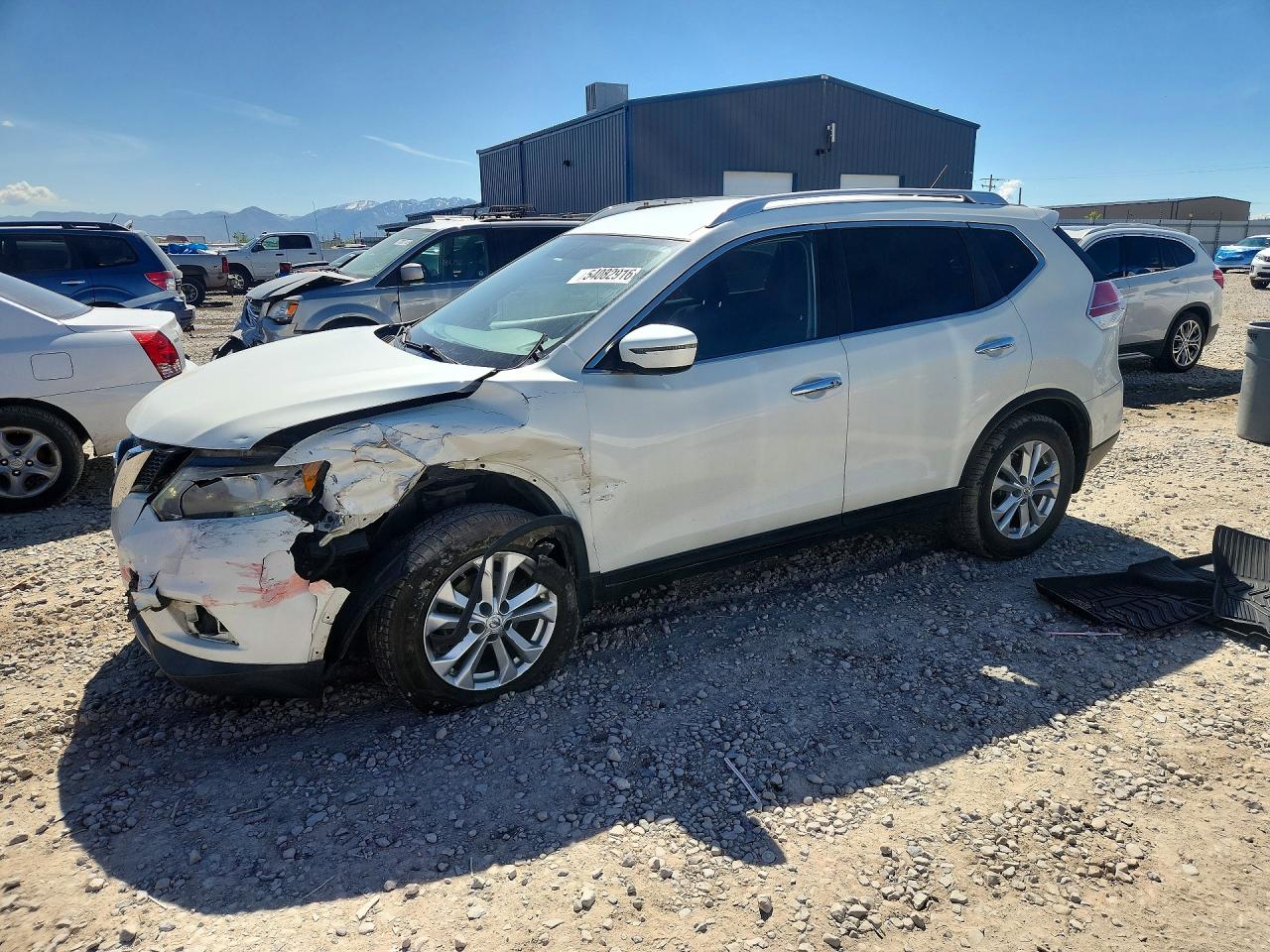 Salvage Nissan Rogue Image
