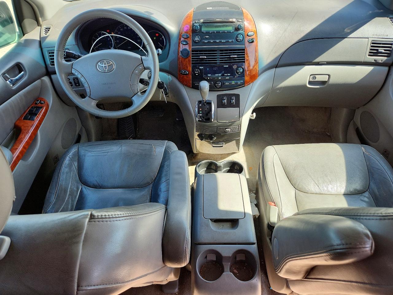 Toyota Sienna Xle